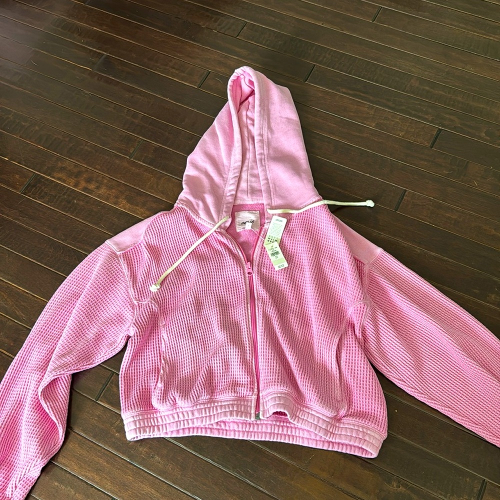 Brand new zip up